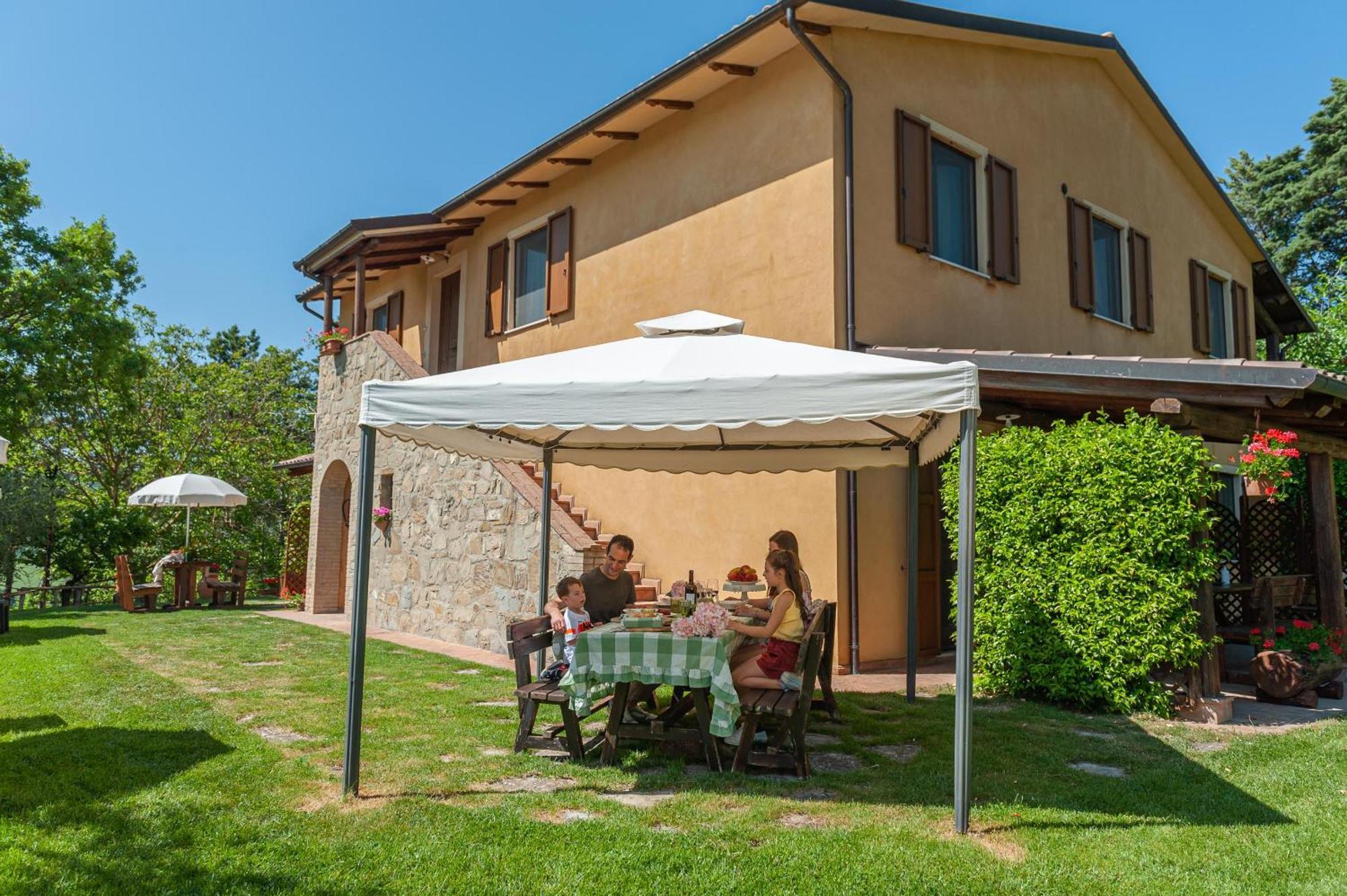 Agriturismo Le Dolci Colline Valfabbrica المظهر الخارجي الصورة